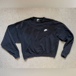 Nike Black and White Crewneck Sweatshirt